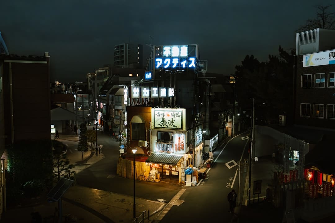 暑期档总票房已超上一年：观影人次破3亿 《南京照相馆》票房有望冲30亿元
